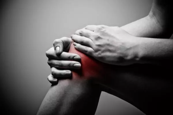 Среди всего разнообразия дистрофических болезней суставов одной из типичных локализаций поражения является область колена